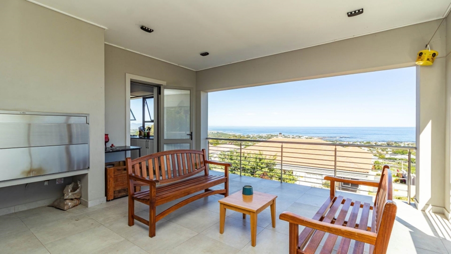 4 Bedroom Property for Sale in Berghof Western Cape